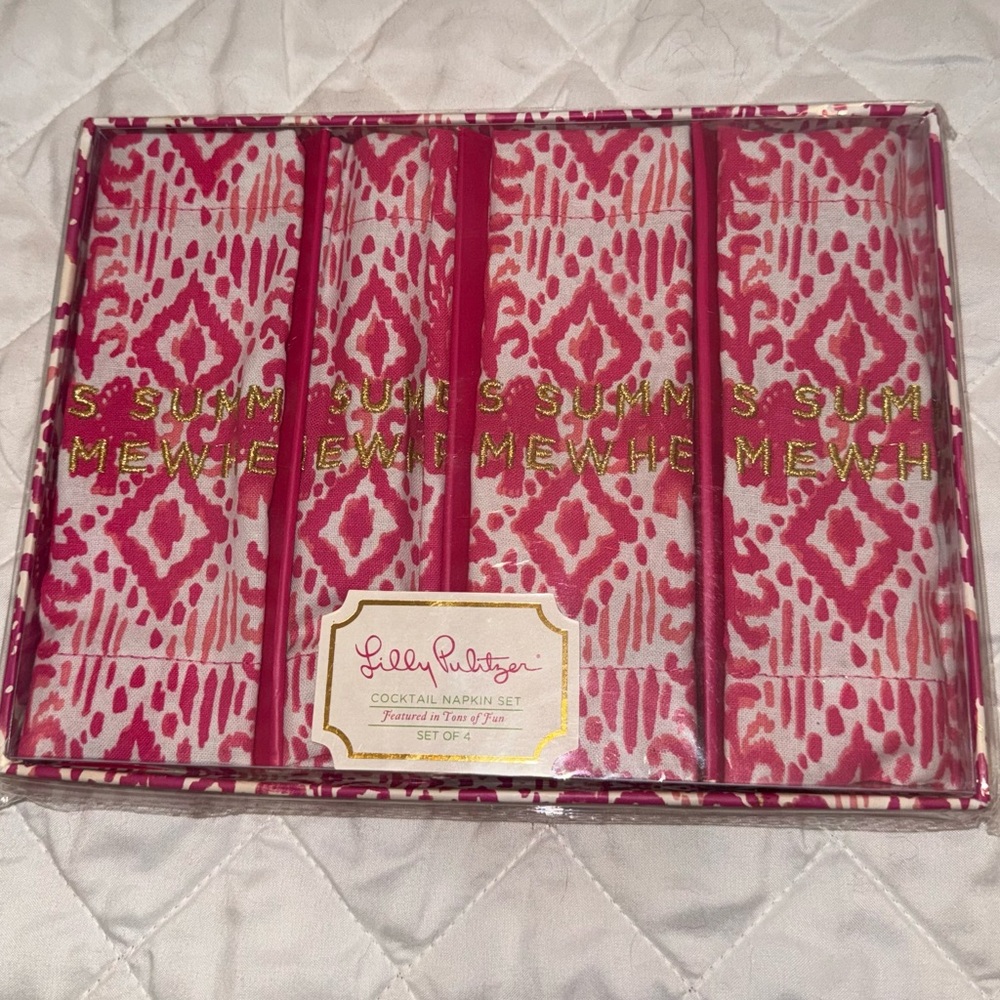 Lilly Pulitzer Pink and Gold Patterned Napkin Set